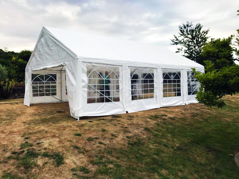 Oxford Discos Garden Marquee in Oxfordshire Exterior 2