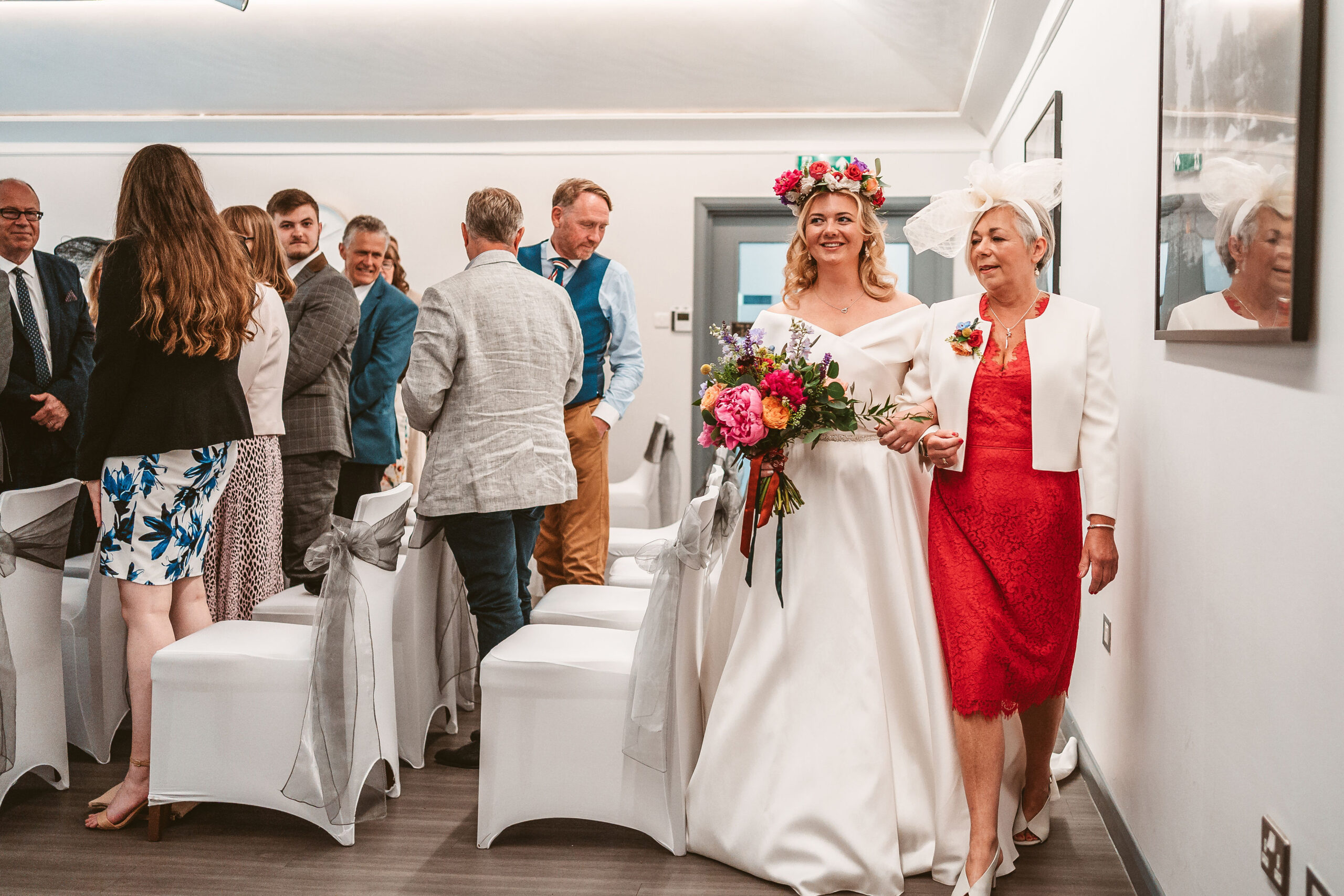 The Coseners House with Oxford Discos in Oxfordshire Grounds Garden Room Bride